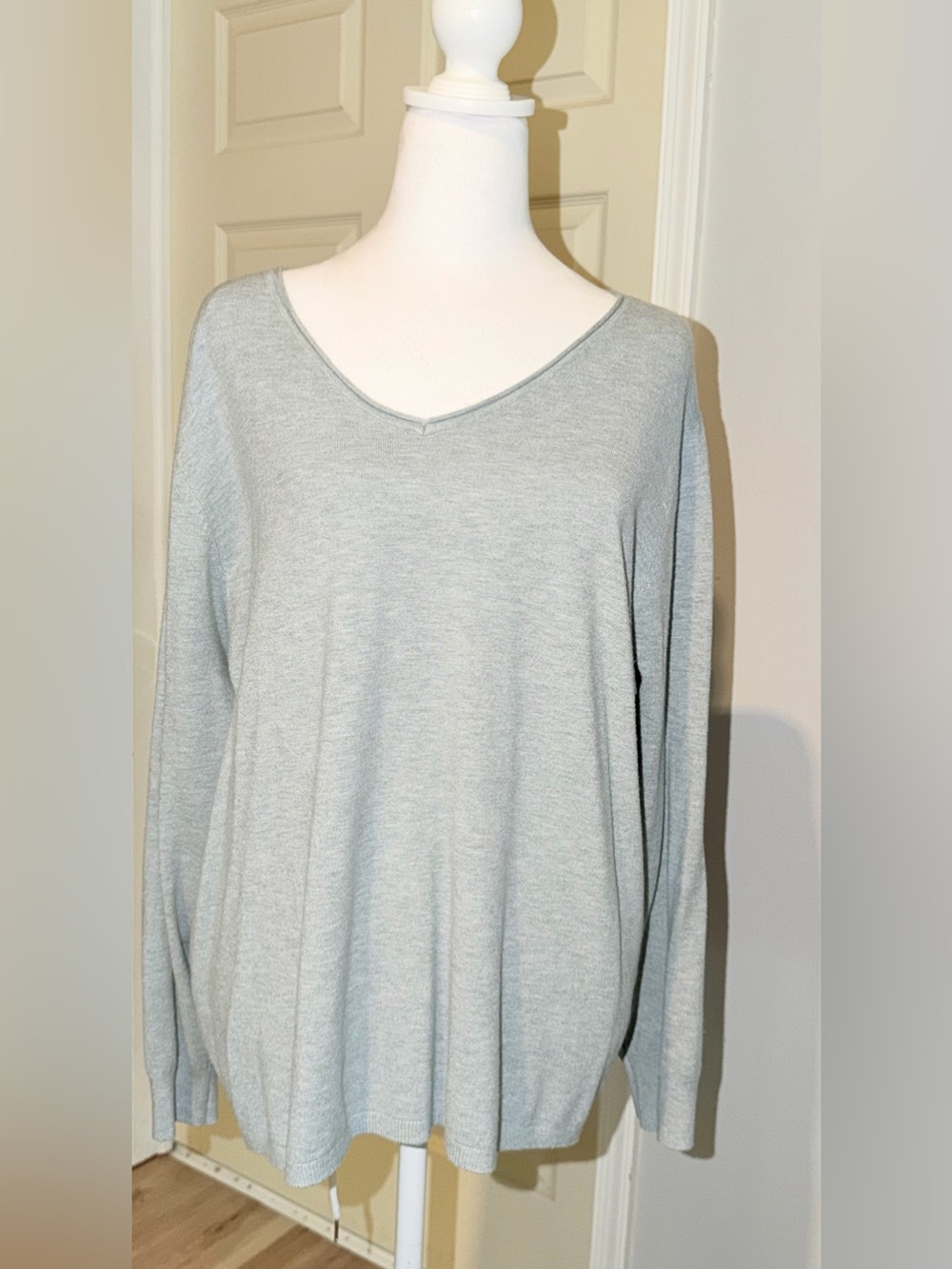 Milano Light Gray V-Neck Long Sleeve Top